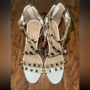 Adrienne Vittadini White Gold Heels Size 8M AV-Gravie